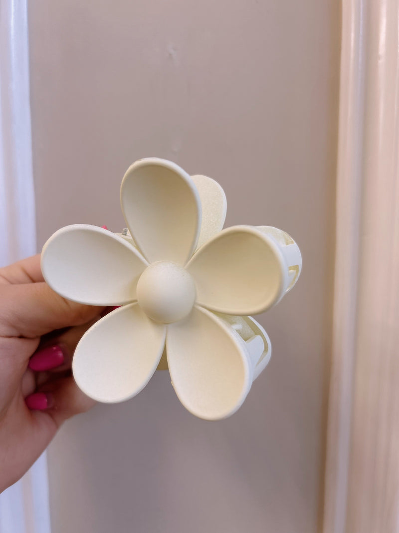 Oversized Matte Flower Claw Clip