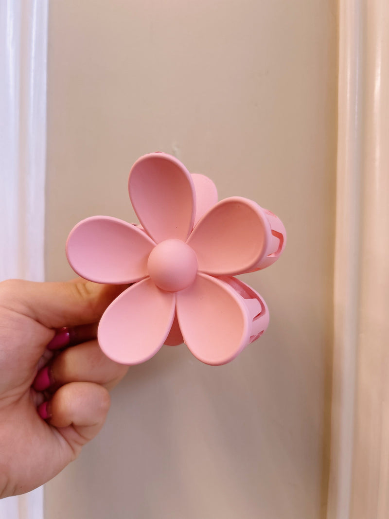 Oversized Matte Flower Claw Clip