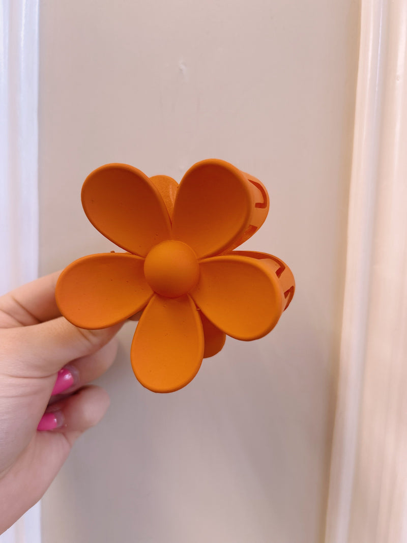Oversized Matte Flower Claw Clip