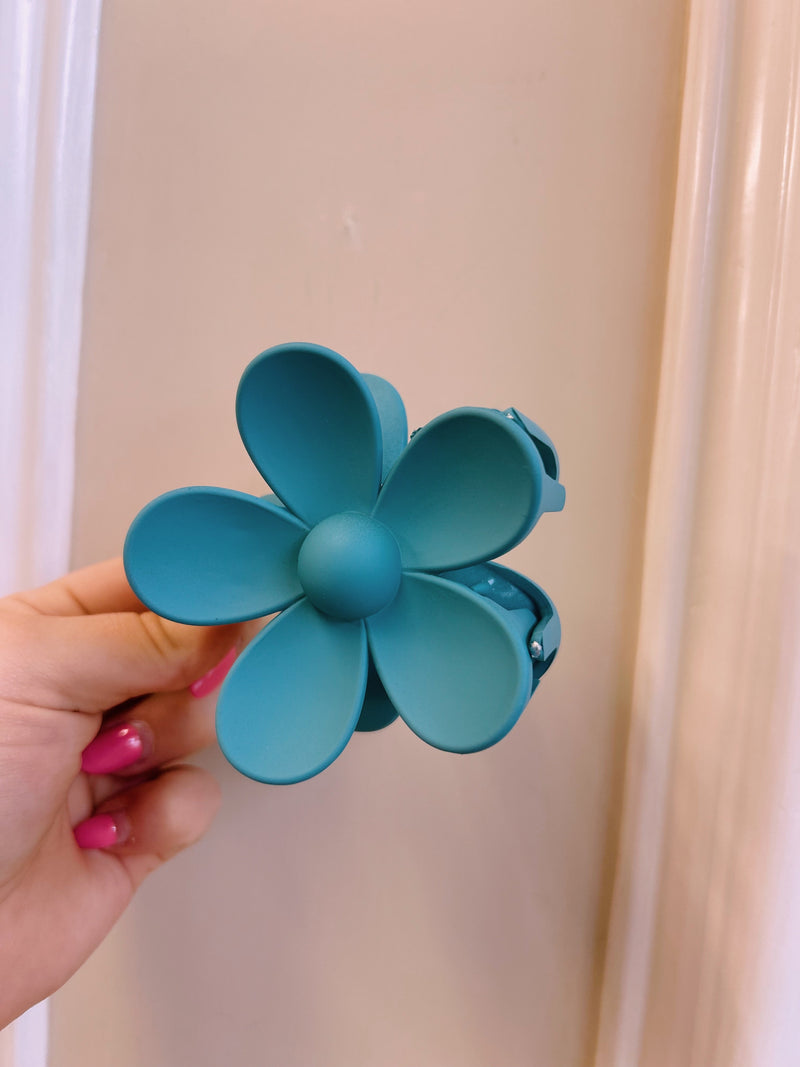 Oversized Matte Flower Claw Clip