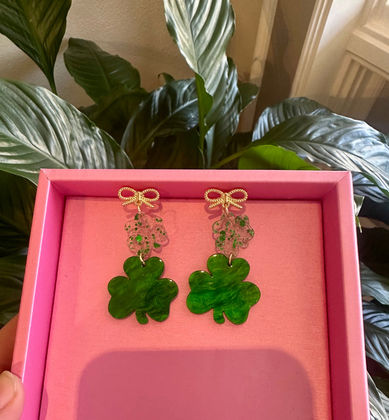 Clover bow earrings