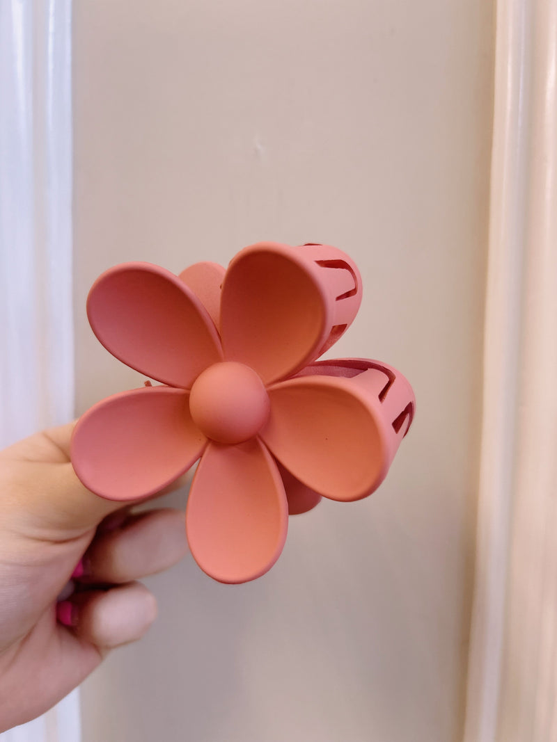 Oversized Matte Flower Claw Clip