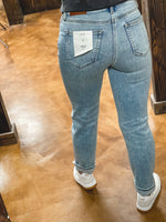 Hidden Zoey Med Wash Basic Mom Jeans.