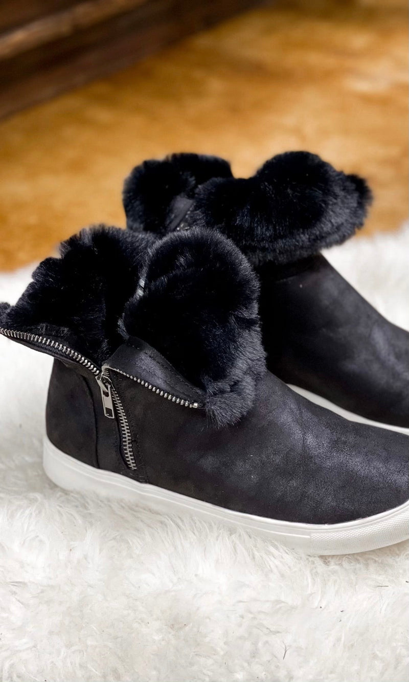 Very G Black Plusher Bootie