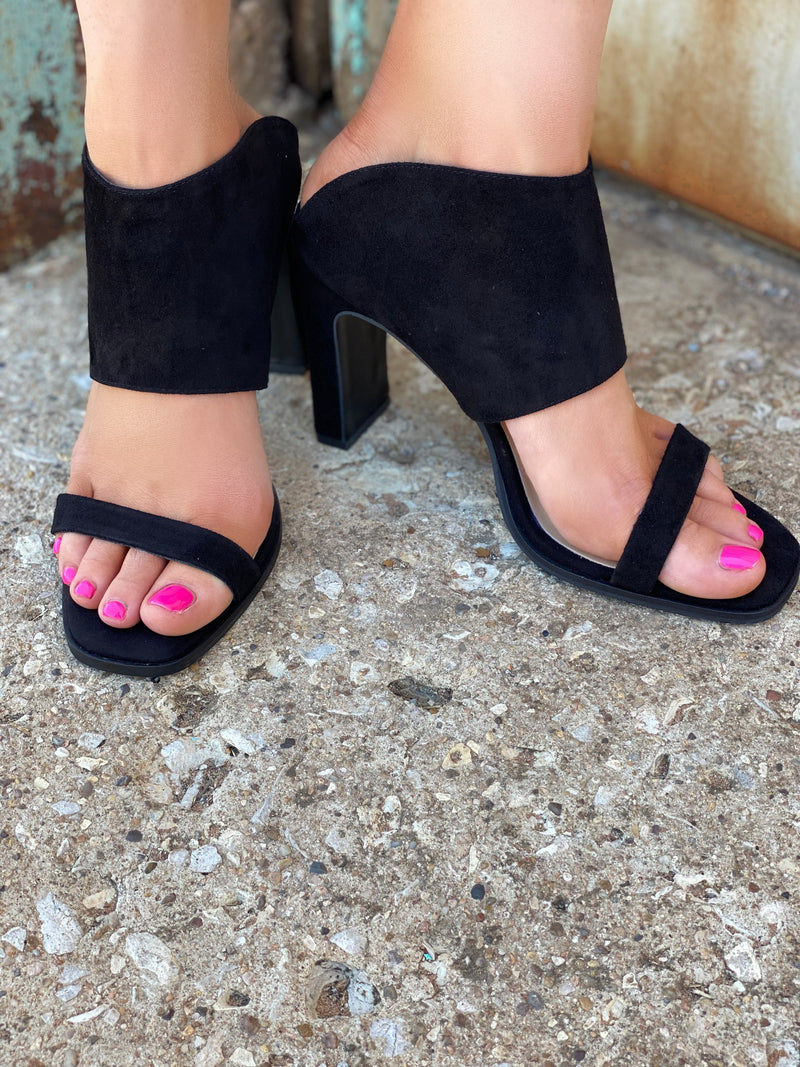 42 Gold Heels